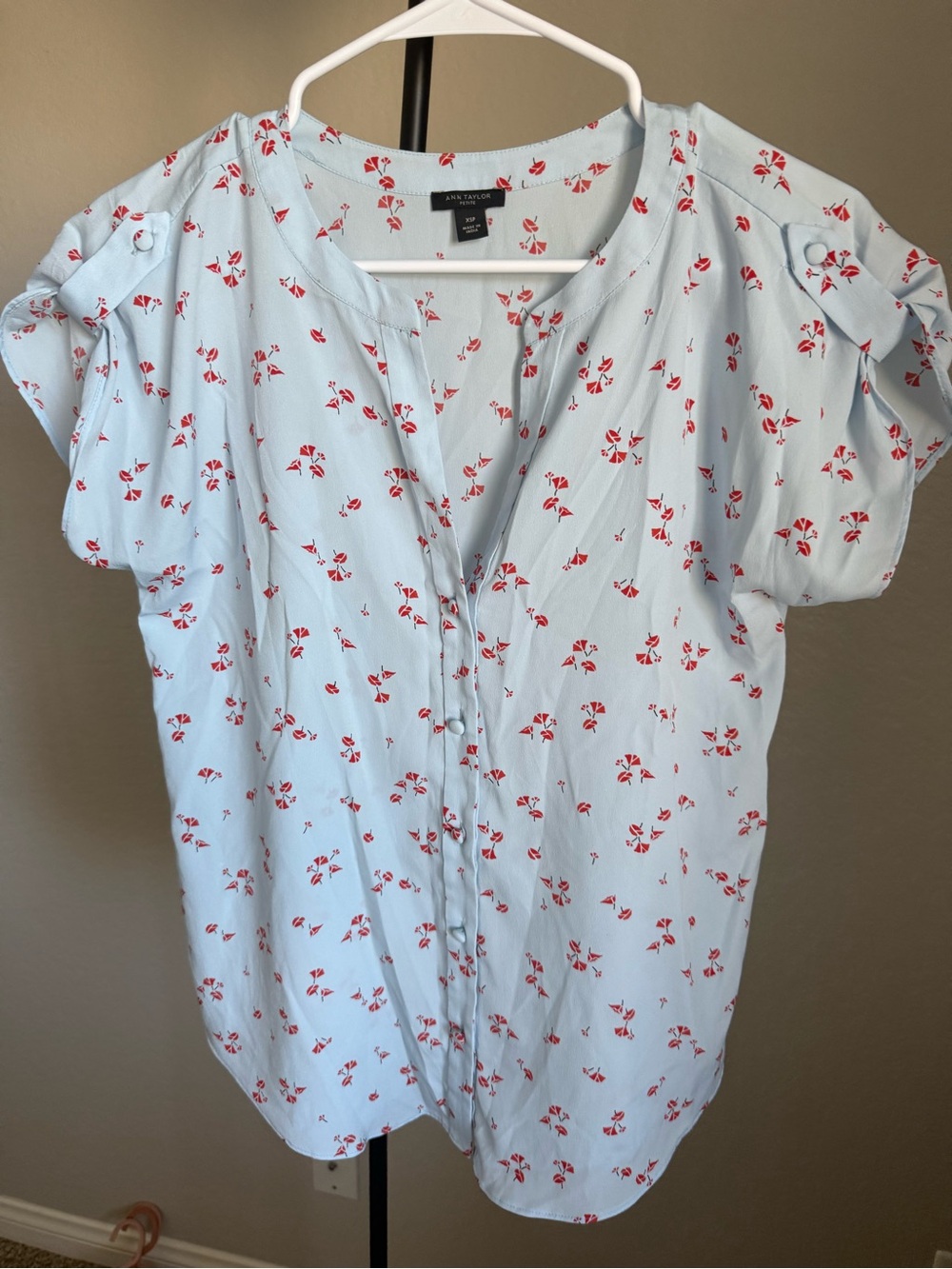 Ann Taylor Baby Blue Button-Front Blouse with Red Floral Print